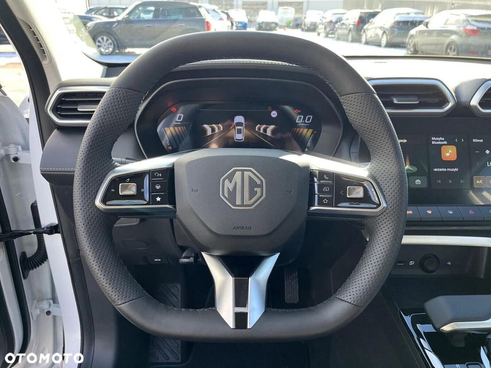MG ZS Hybrid+ - 18