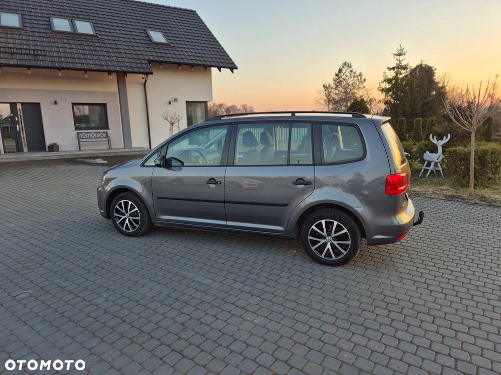 Volkswagen Touran 1.6 TDI DPF BlueMotion Technology DSG Comfortline - 26