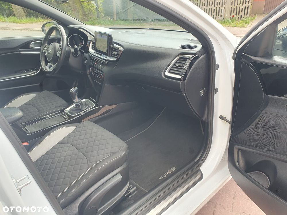 Kia Ceed 1.4 T-GDI OPF GT Line - 24