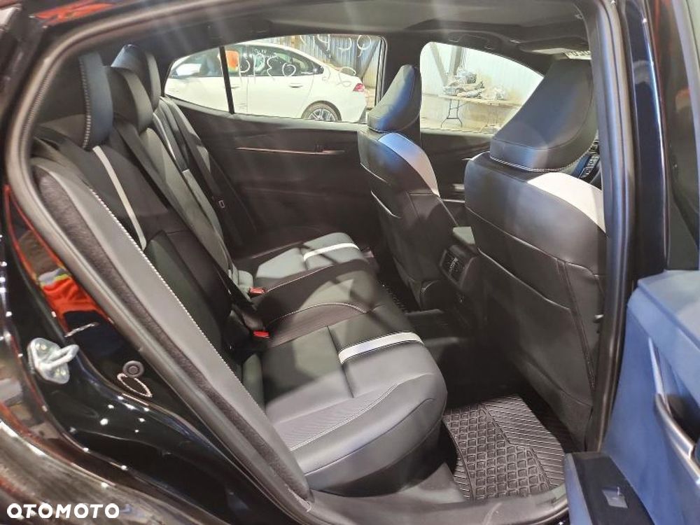 Toyota Camry - 11