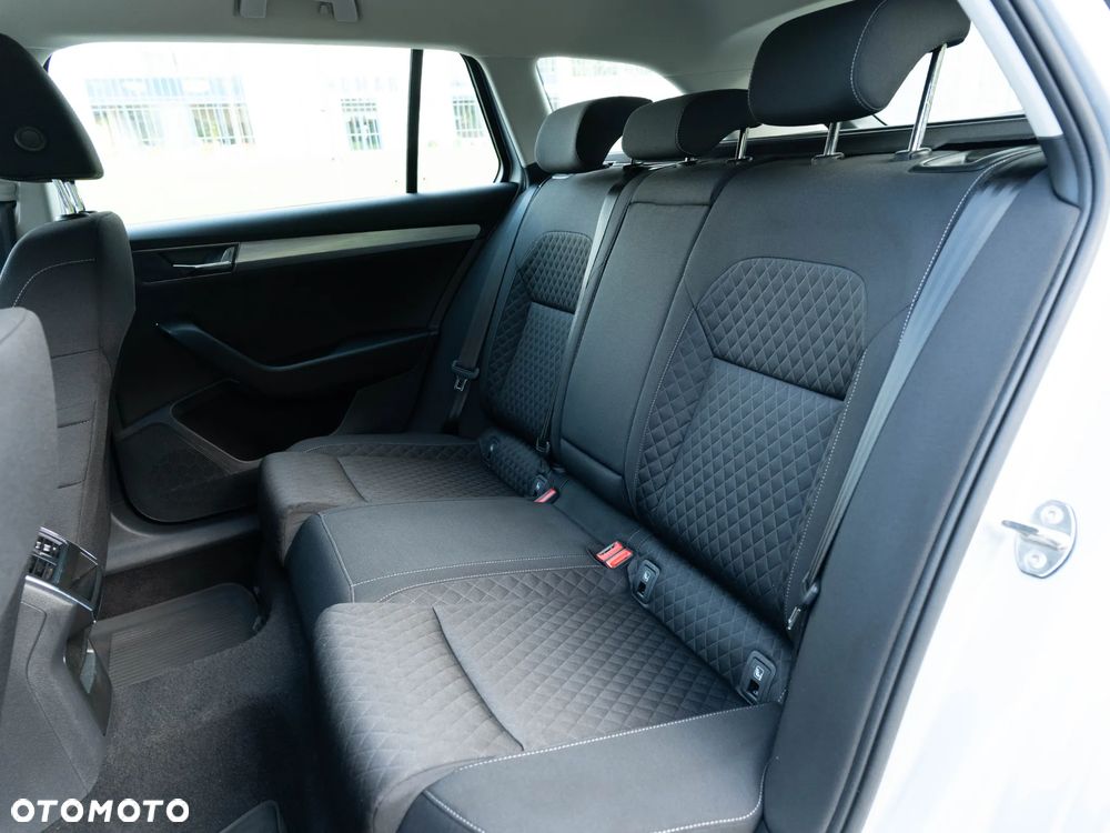 Skoda Superb 2.0 TDI Ambition DSG7 - 19
