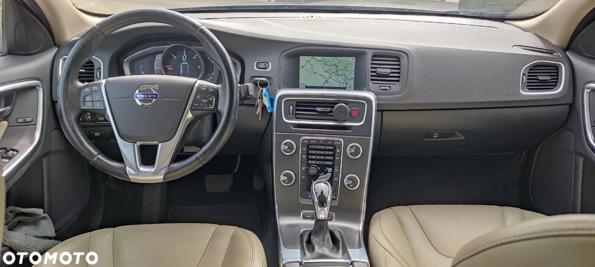Volvo V60 D6 AWD Plug-in Hybrid Summum - 2