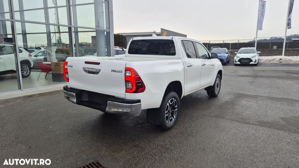 Toyota Hilux 2.8D 204CP 4x4 Double Cab AT Executive - 4