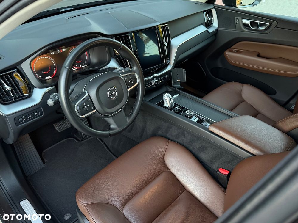Volvo XC 60 T8 Twin Engine AWD Geartronic Momentum - 10