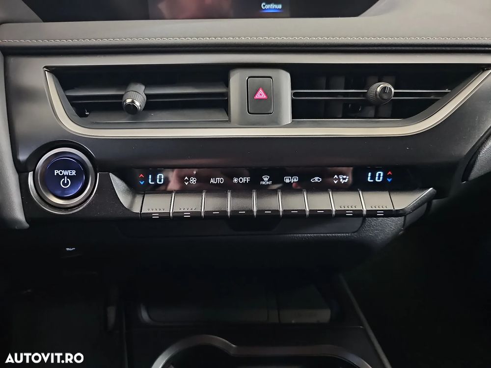 Lexus UX - 18