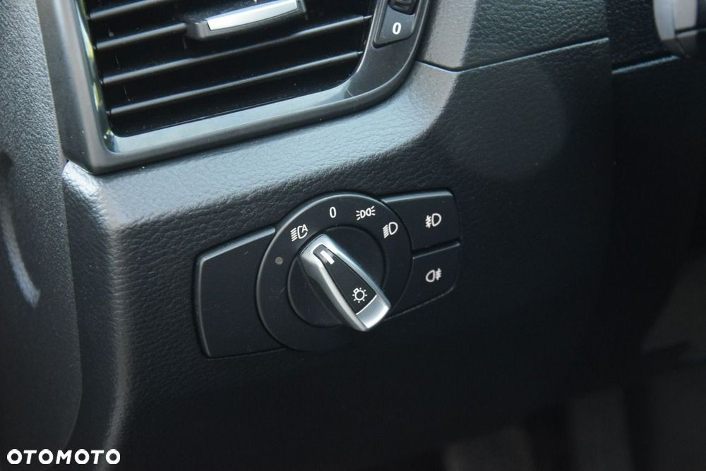 BMW X1 xDrive18d - 34