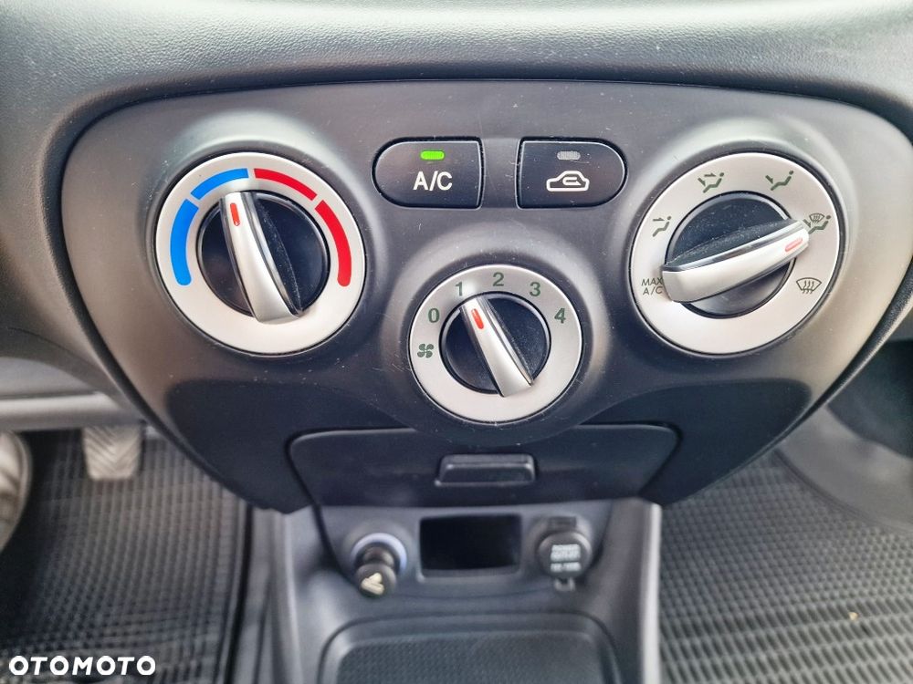 Hyundai Accent 1.6 Style A/C - 33