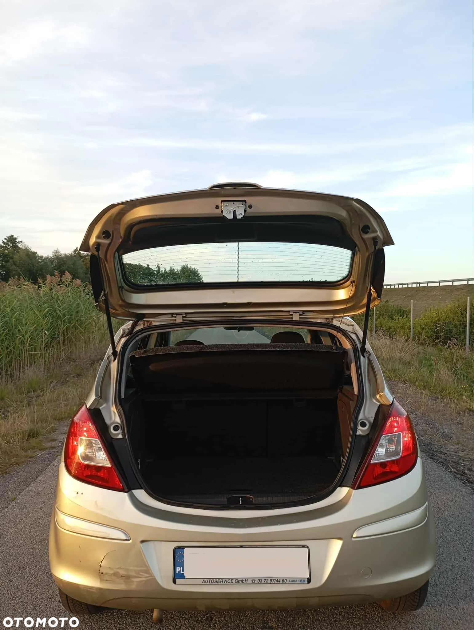 Opel Corsa 1.2 16V Cosmo - 20