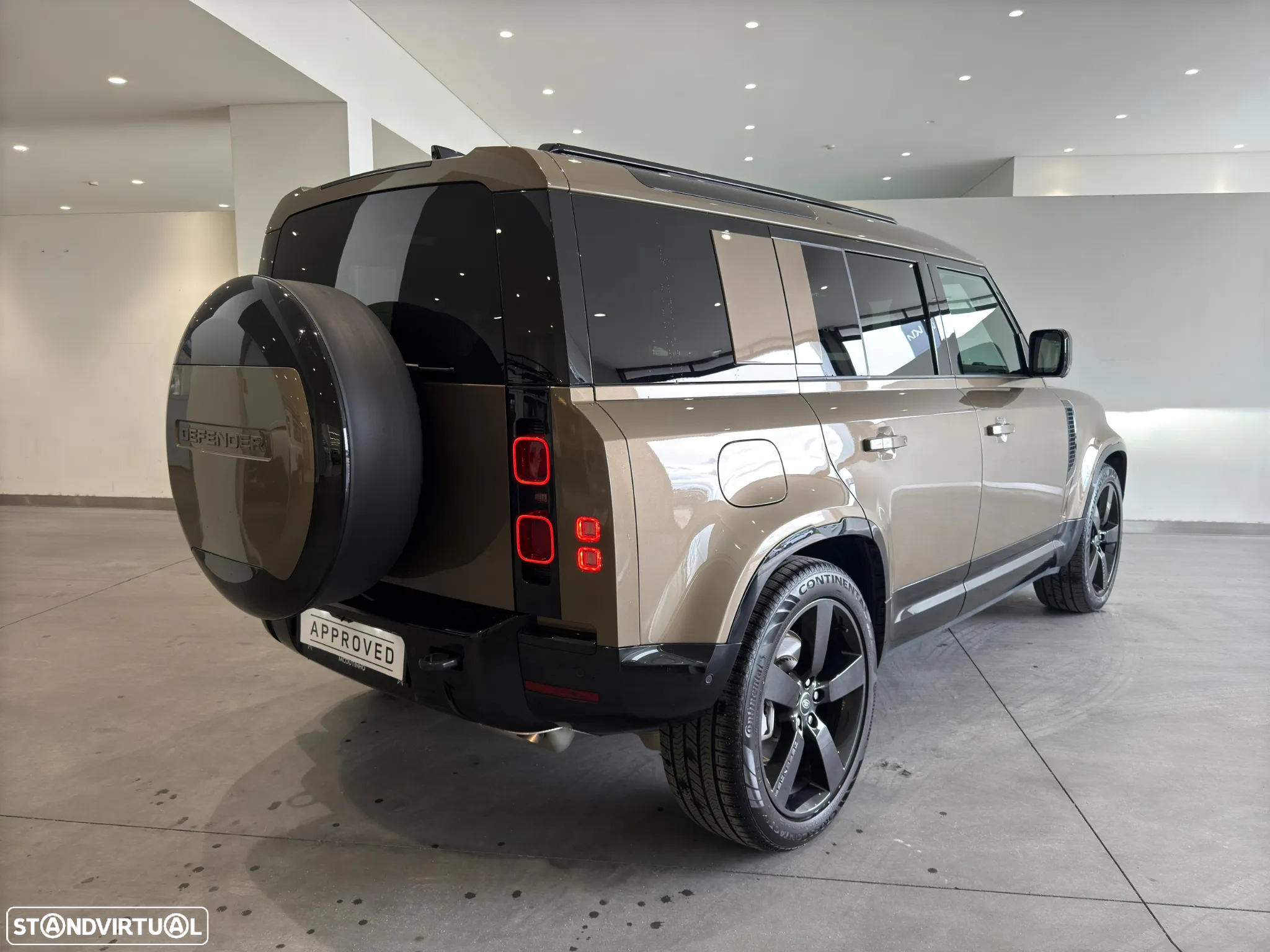 Land Rover Defender 2.0 P300e 110 AWD X-Dynamic SE - 5