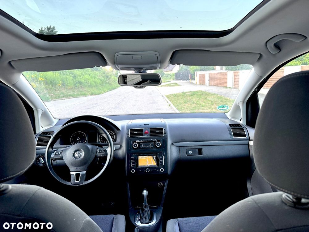 Volkswagen Touran - 24