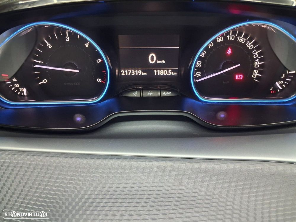 Peugeot 208 1.6 BlueHDi Style - 14
