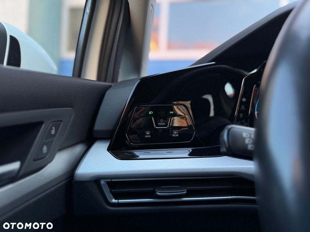 Volkswagen Golf 1.0 eTSI Life DSG - 26