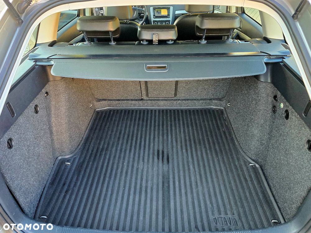 Skoda Octavia Combi 2.0 TDI Ambiente - 35