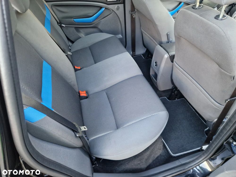 Ford Kuga 2.0 TDCi 4x4 Trend - 33