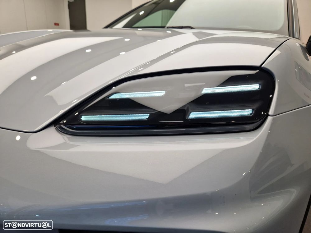 Porsche Macan Electric 4 - 10