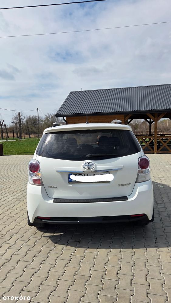 Toyota Verso 1.8 Premium - 9
