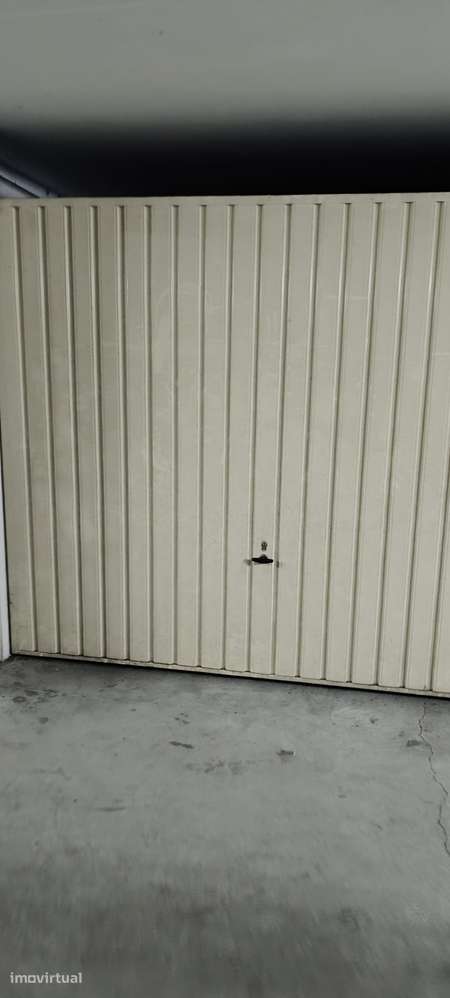 T2 com varanda, piscina e garagem em Esposende - Grande imagem: 3/8