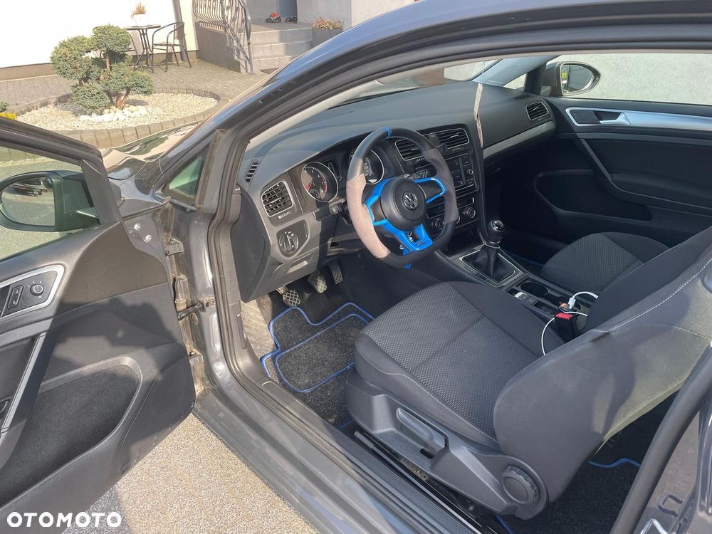 Volkswagen Golf - 16