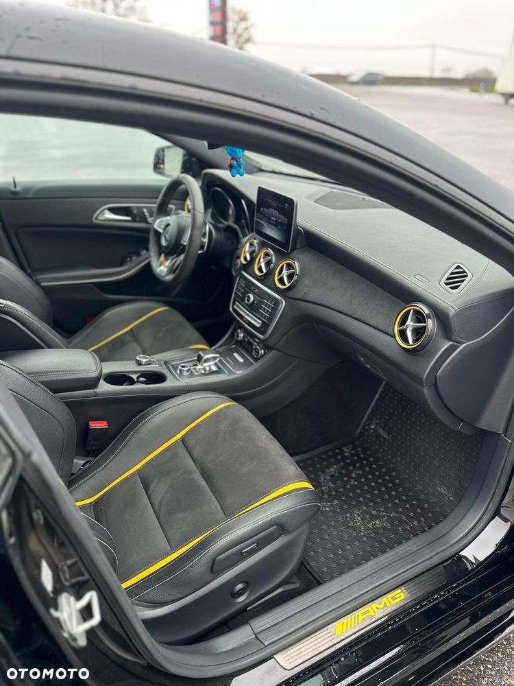 Mercedes-Benz CLA AMG 45 4Matic AMG Speedshift 7G-DCT Yellow Night Edition - 34