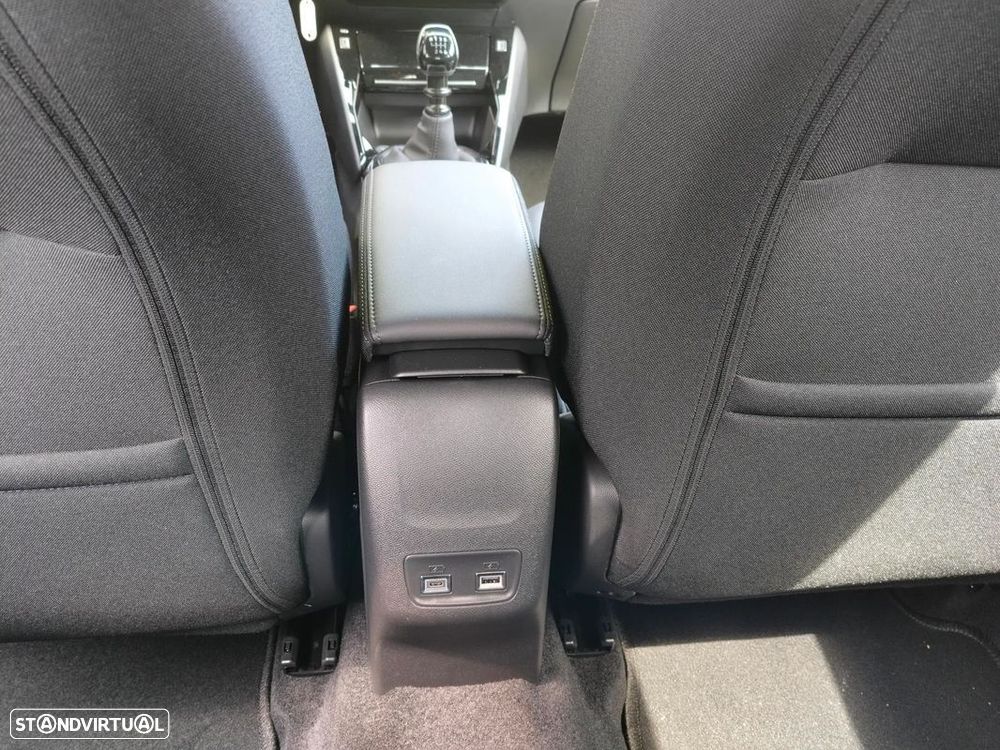 Peugeot 2008 1.2 PureTech Allure - 11