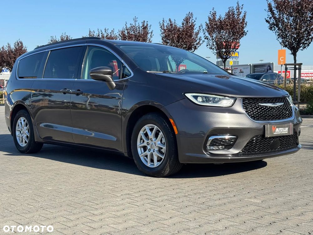 Chrysler Pacifica - 32