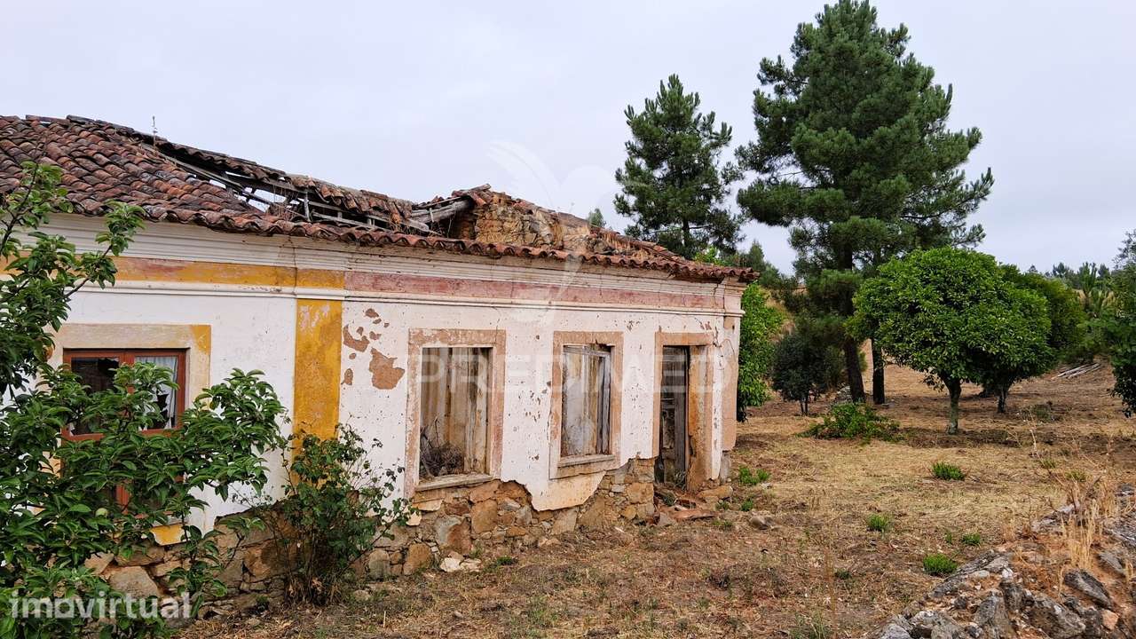 Conjunto de moradias em Ruína e terrenos em Penhascoso - Grande imagem: 2/27