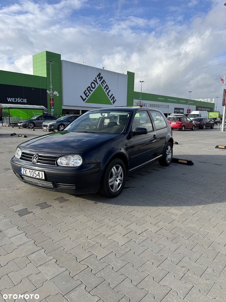 Volkswagen Golf 1.6 Basis - 2