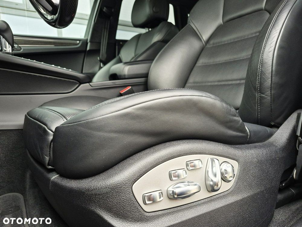 Porsche Macan - 25