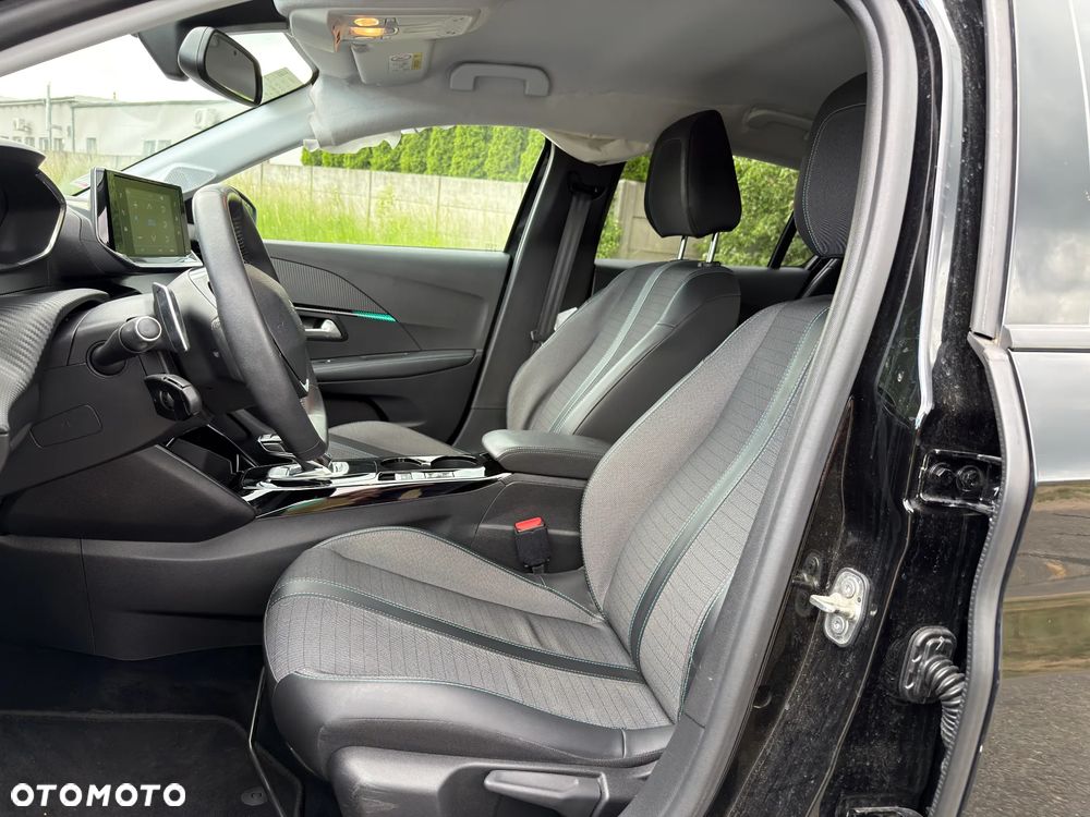 Peugeot 208 - 15