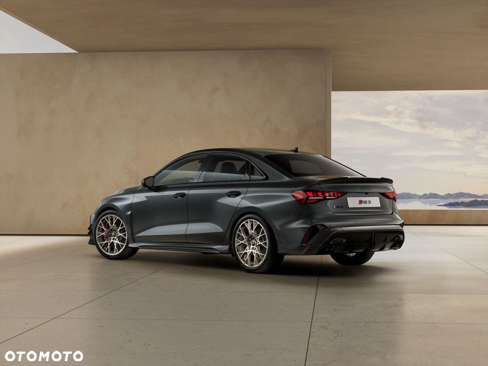 Audi RS3 Limousine - 5