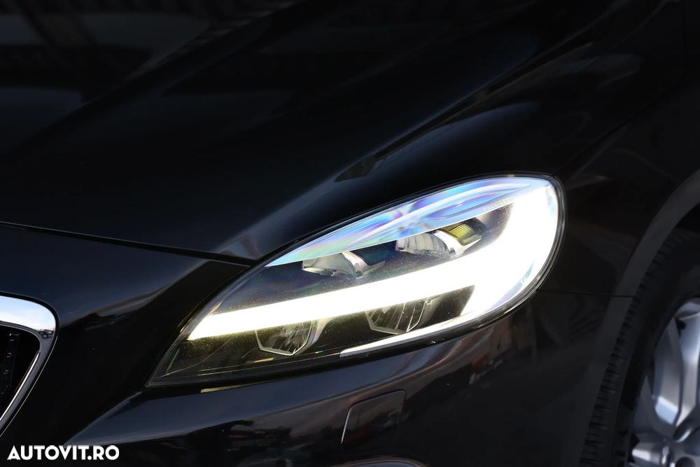 Volvo V40 D3 Geartronic Momentum - 34