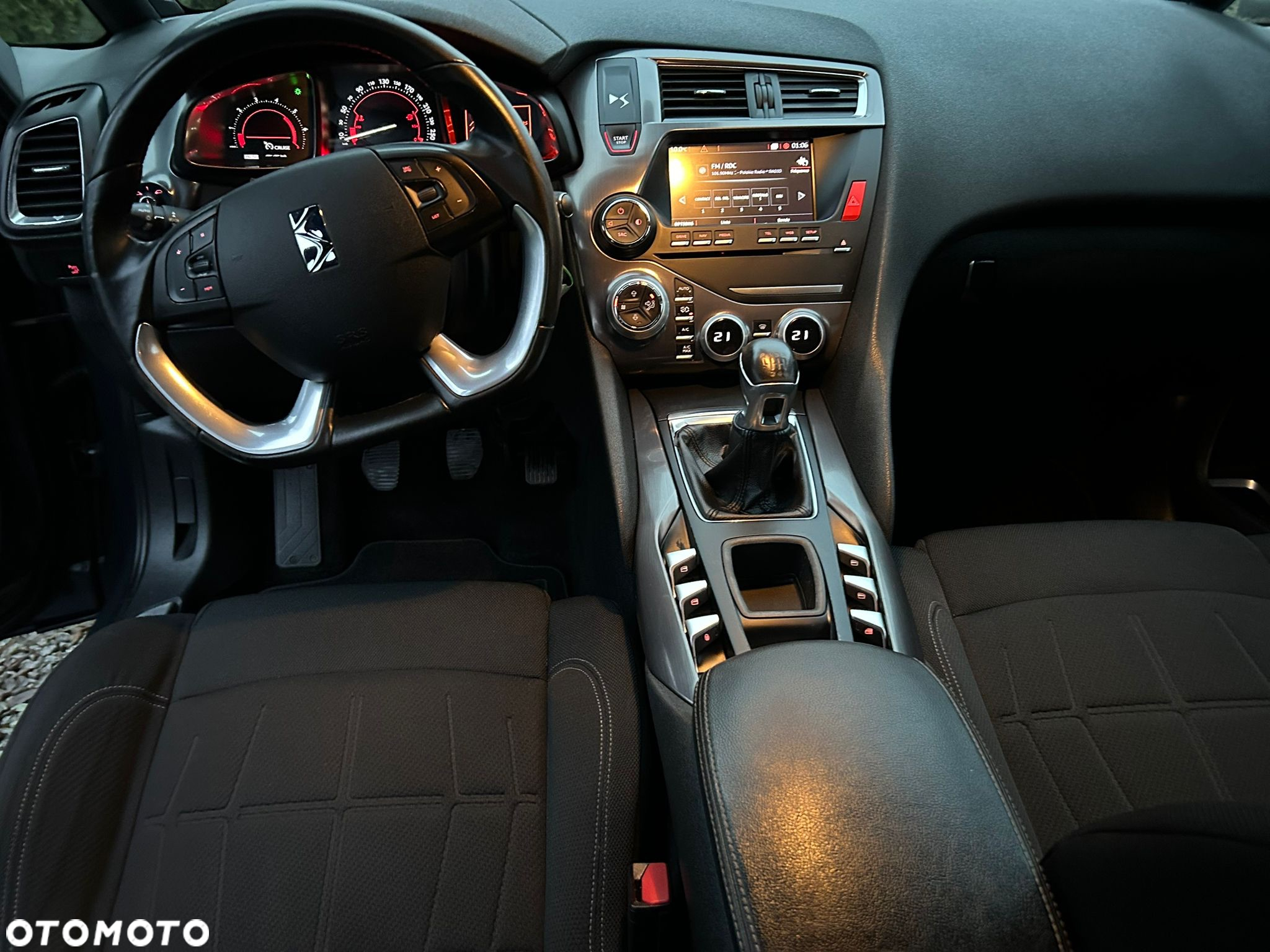 Citroën DS5 1.6 BlueHDi SoChic - 16