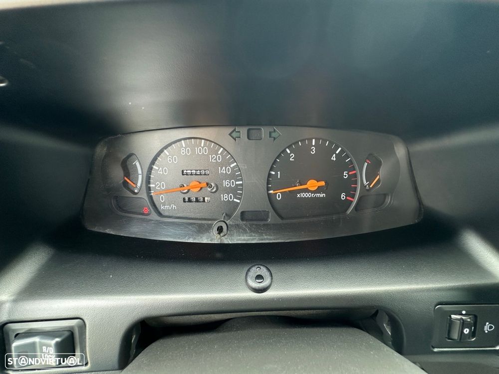 Mitsubishi L200 2.5 TD CD Strakar - 12