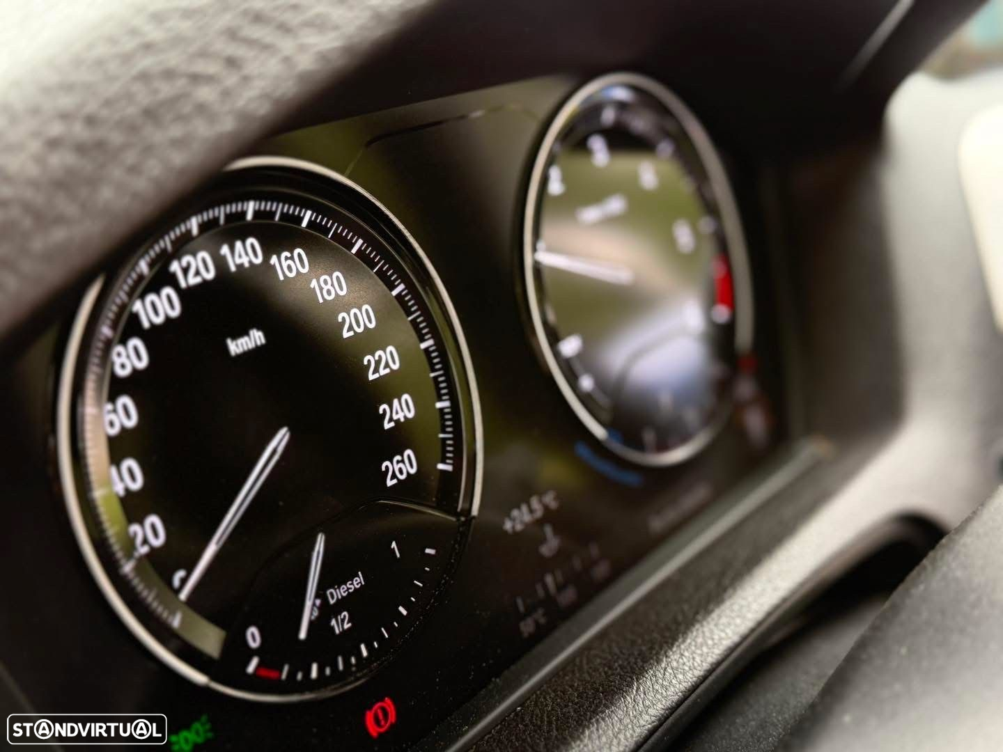 BMW 116 d Pack Desportivo M Auto - 8