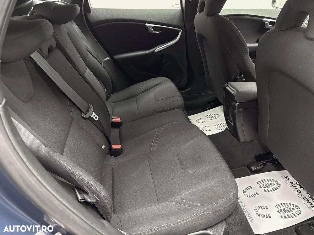 Volvo V40 D4 Kinetic - 16