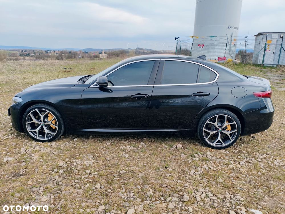 Alfa Romeo Giulia 2.0 Turbo TI Q4 - 8
