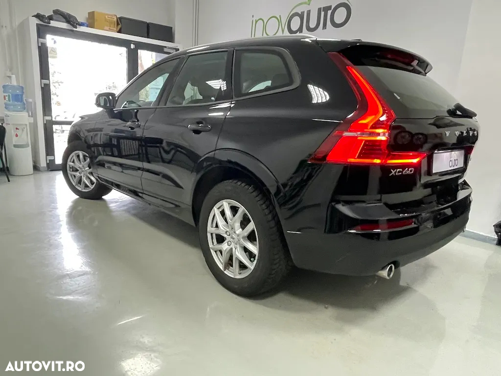 Volvo XC 60 B4 MHEV AWD Momentum - 4