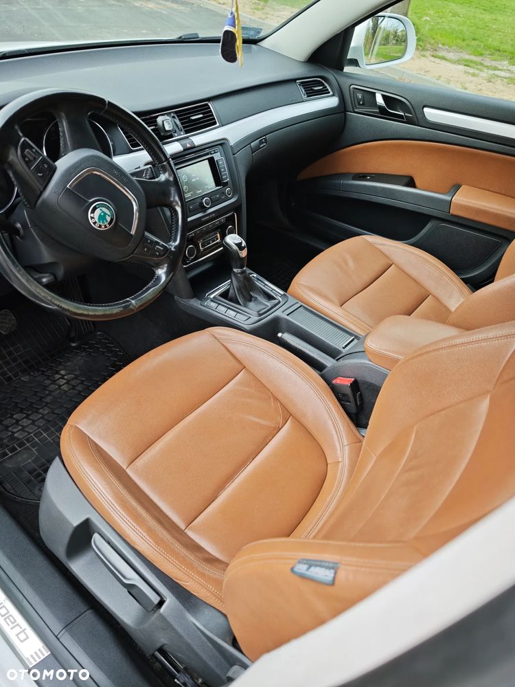 Skoda Superb 1.6 TDI Elegance Greenline - 8