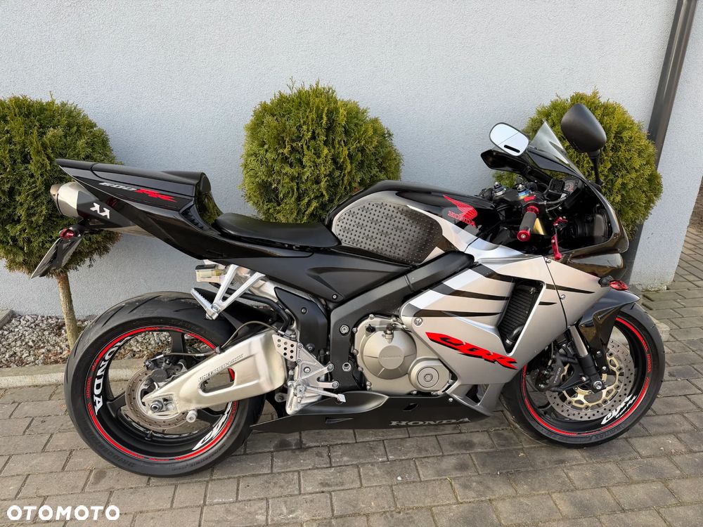 Honda CBR - 28