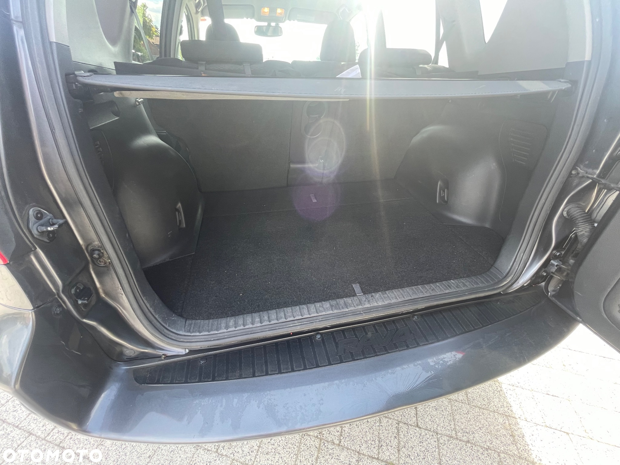 Toyota RAV4 2.0 VVT-i Premium - 9