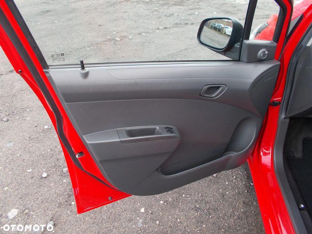 Chevrolet Spark 1.0 Base+ - 23