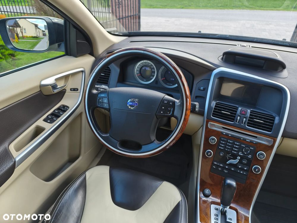 Volvo XC 60 2.4D AWD Summum - 24