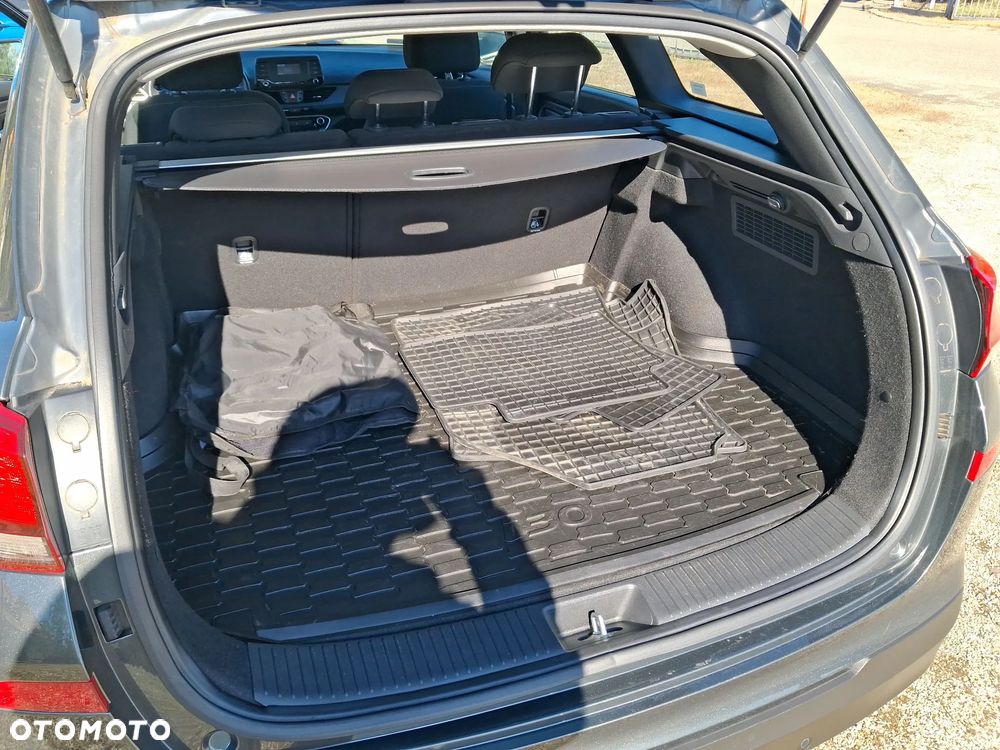 Hyundai i30 1.5 DPI Classic + - 22