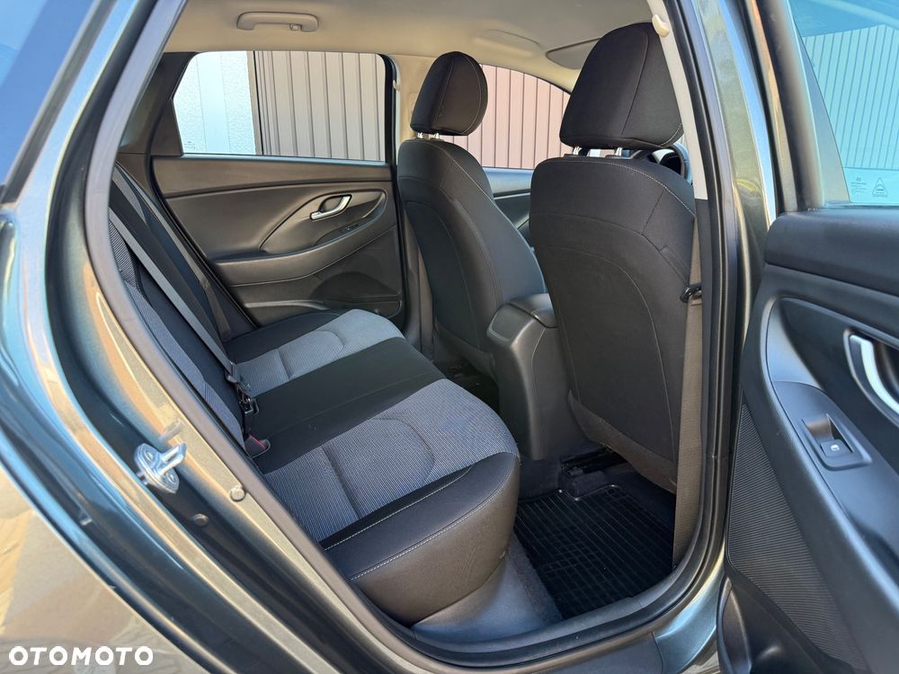 Hyundai i30 1.5 DPI Classic + - 18