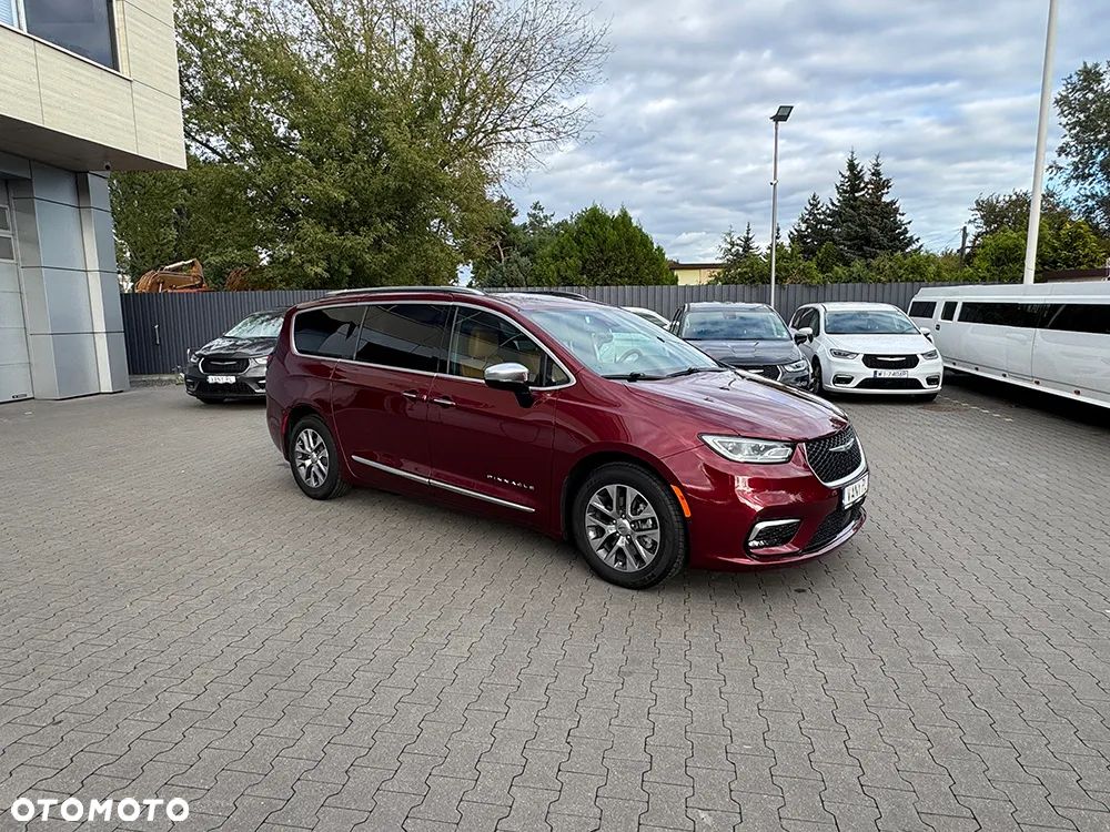 Chrysler Pacifica - 24