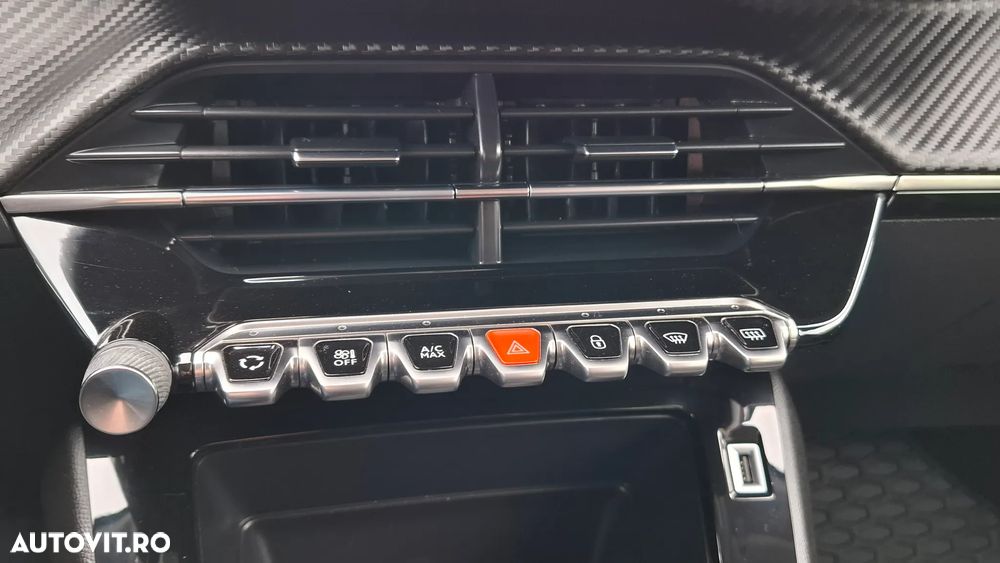 Peugeot 2008 1.2 L PureTech STT Active - 32