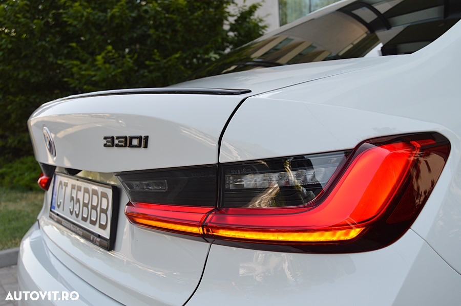 BMW Seria 3 330i AT - 24