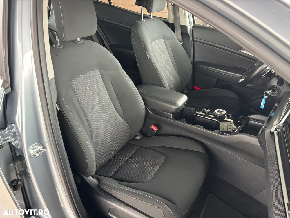 Kia Sportage 1.6 T-GDI HEV 6AT 4x2 Style - 38