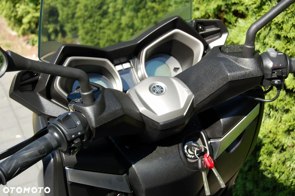 Yamaha X-max - 12