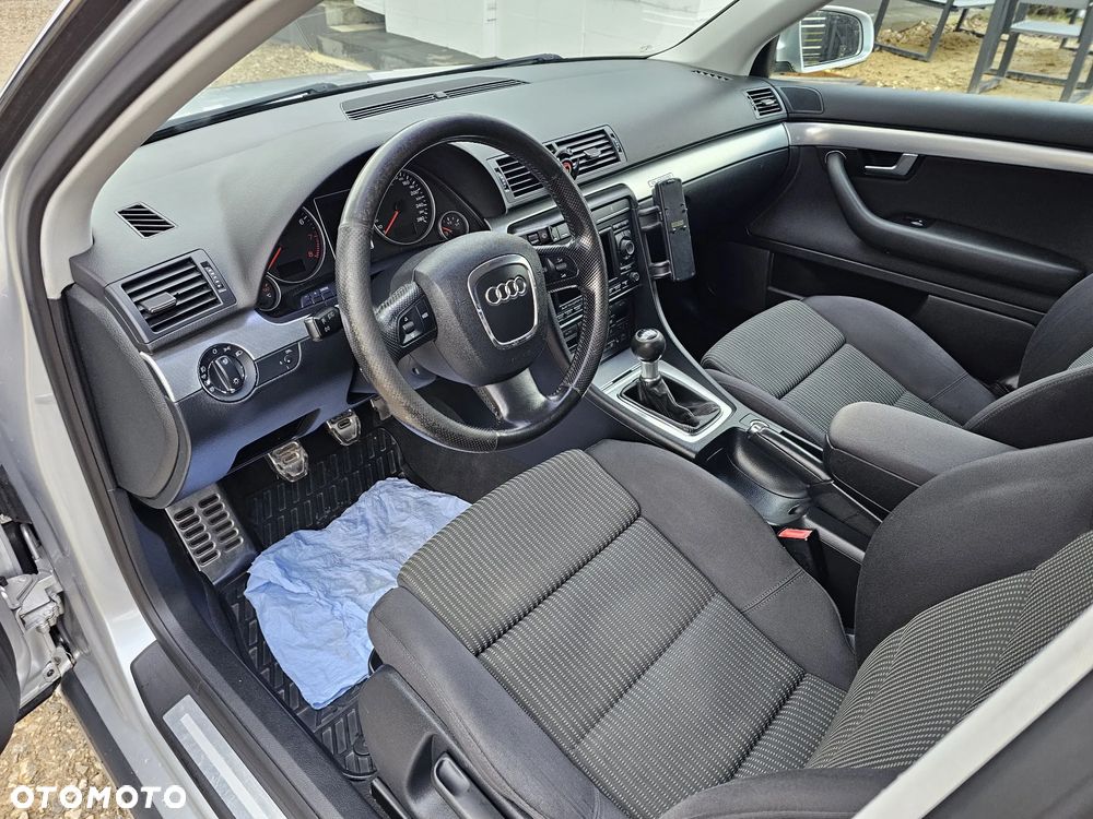 Audi A4 Limousine - 13